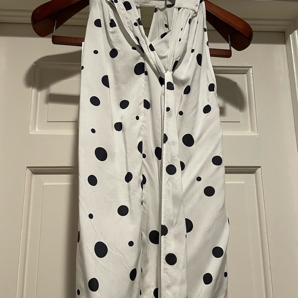 AG. Cute polka dot halter with tie back. - Picture 5 of 6